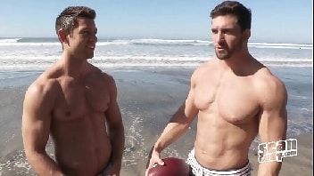 Gay sex transando na praia com o macho Gay sex transando na praia com o macho