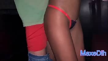 Porno amador moreninha dando a xoxota depois da festa