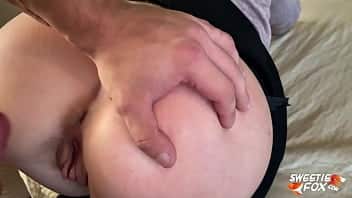 Cosplay safadinha na cam sendo masturbada pelo macho