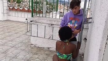 Sexo na favela danadinha transando na lage Sexo na favela danadinha transando na lage