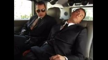 Executivos gays metendo gostoso no carro