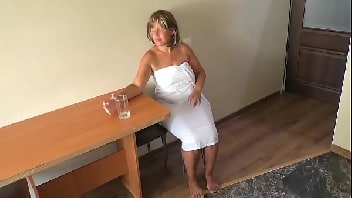 Enfiando no cu amador mulher mais velha dando seu tobinha