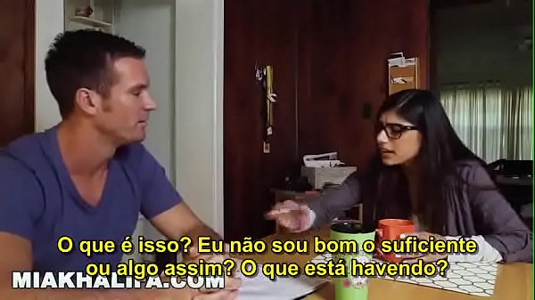 Puta peituda dando para dois negões
